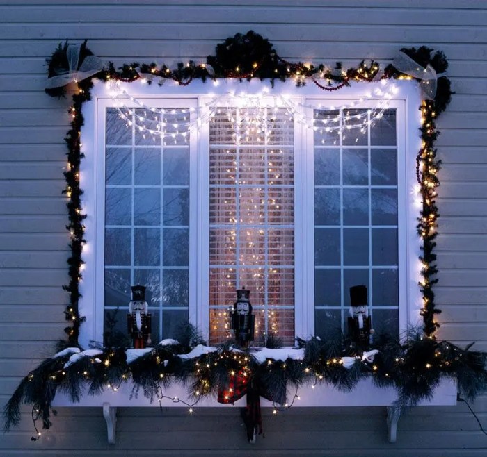 How to decorate commercial window for christmas