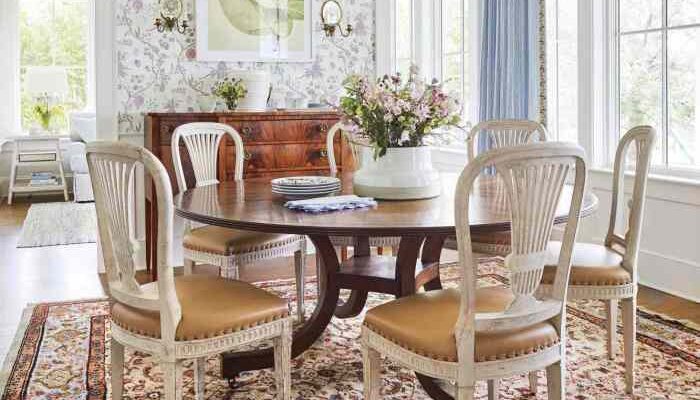 How to decorate a white dining room