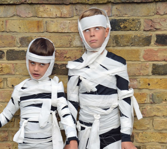 How to Make a Homemade Mummy Decoration A Spooky DIY Guide