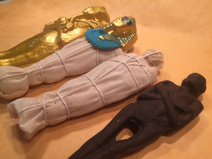 How to make a homemade mummy decoration