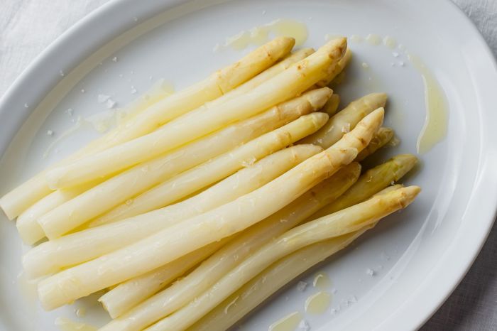 How to cook white asparagus german style